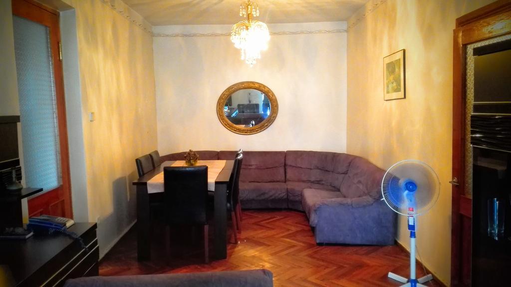 Apartment Rusudan 巴统 外观 照片